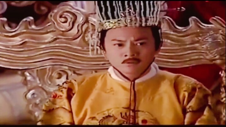 จักรพรรดิเสด็จขึ้นศาล แต่ไม่มีใครมาสักการะพระองค์ ปรากฏว่าพระองค์ถูกปลดออกจากตำแหน่งโดยพระมารดา พระน