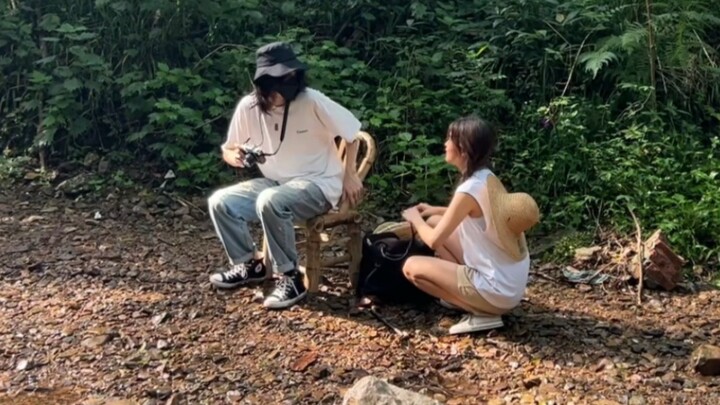If you bring a chair to a scenic spot, you might be able to catch a photographer!