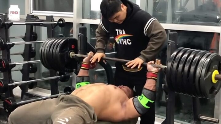 ليو روي الذي لا يُهزم