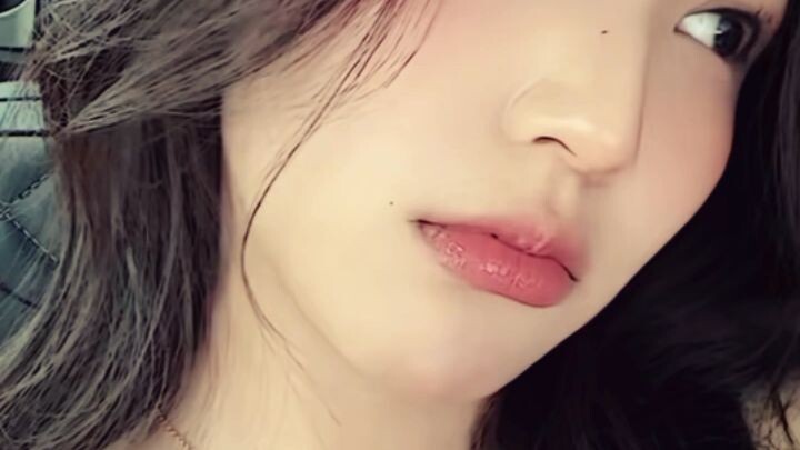 "มินนี่ของฉัน ภัทรภัสส์! อ๋อ เป็นของเอมี่คนเดียวหรอกเหรอ งั้นเรามาแบ่งกันนะเอมี่ เออ... คนนี้สามีเรา