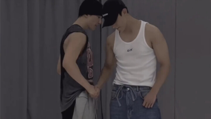 Phiên bản thoải mái khi đeo phụ kiện tóc nhỏ VS phiên bản dễ nổi giận của thử thách hút thuốc [Kwon 