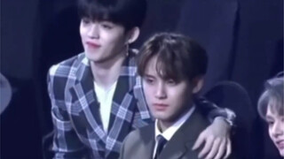 เมื่อใบหน้าของเบจูฮยอนปรากฏบนหน้าจอขนาดใหญ่ สมาชิกทุกคนก็มองไปที่คิมมินกยู