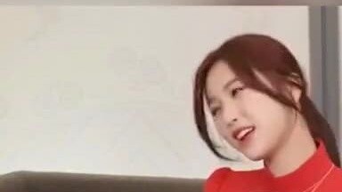 Các đồng đội khác nhau phản ứng với hành vi ve vãn của Yu Shuxin: Kong Xueer rất dịu dàng, trong khi