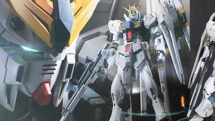 RG 1/144 νGundam được sơn hoàn toàn