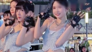 Hãy đến nơi khác để giao lưu, nhảy theo nhạc pop trước lối vào của Cha Yan Yue Se!