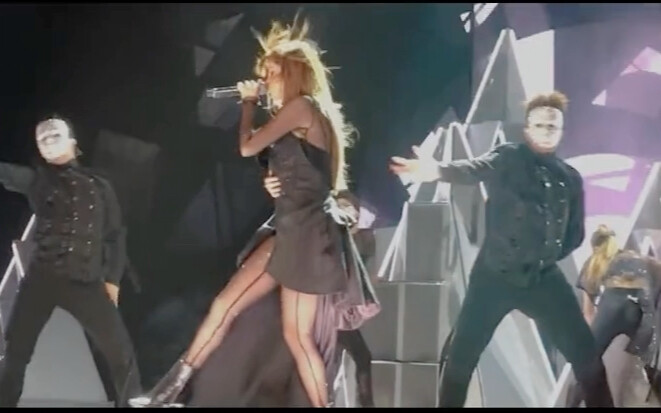 لقد شاهدت مقطع شا ليا نا هذا مئات المرّات على الأقل.