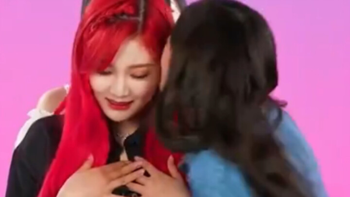 How much does Eri love Ningning? The sweet couple of Li Ning drives me crazy