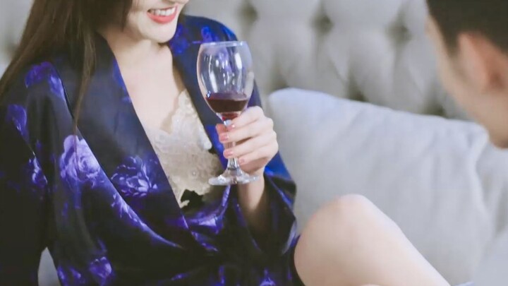 Now this is what I call a "role-switching face"! Can you believe this cool, badass female soldier an