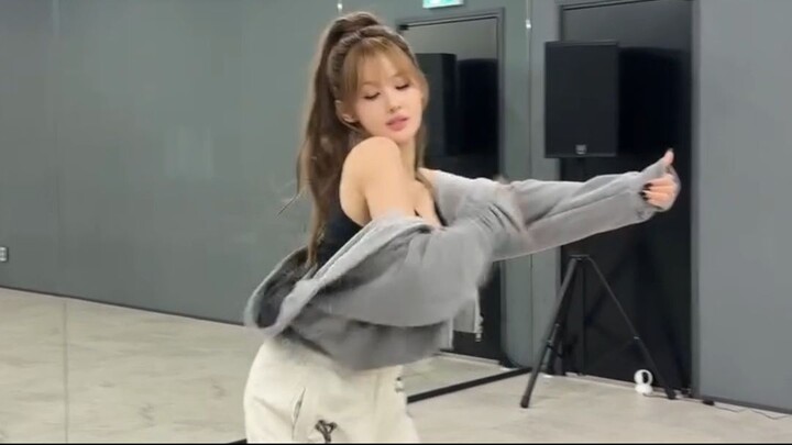 Her Energy Is Different #kpop #girl #dance
