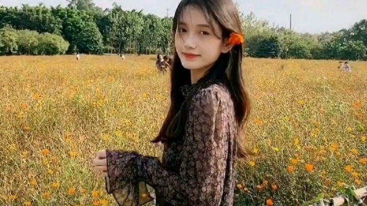 “สายลมฤดูใบไม้ผลิแม้จะไม่เกี่ยวข้องกับความโรแมนติก แต่ก็ทำให้หัวใจของคนหนุ่มสาวเต้นแรง”