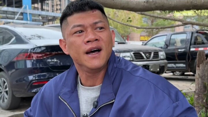 Dường như tôi không thể đồng cảm với chính mình lúc nãy.