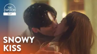Song Kang and Park Min-young kiss in the snow | Forecasting Love and Weather Ep 16 [ENG SUB]