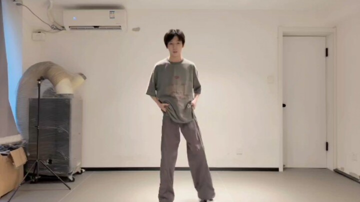 แบบนี้ก็ไม่ต้องพูดอะไรแล้ว ส่วนที่ฉันเข้าใจผิดว่าครูสอนเต้นรุ่น 4 แย่ ก็เพราะบางคนไม่มีพลัง แค่ขี้เก