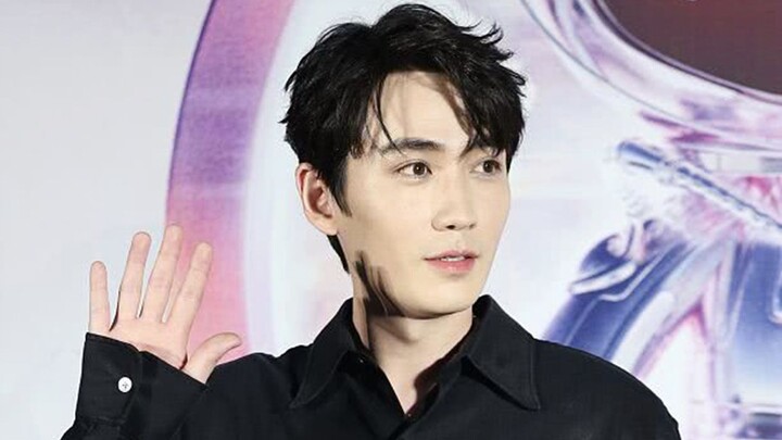 【จูอีหลง】สัมภาษณ์กลุ่ม รู้จักคำชมเกินจริงไหม!!! หลงหลง: ผม…ผมรู้ครับ…คุณสวยขนาดนี้เลยเหรอ ผมเห็นหน้า