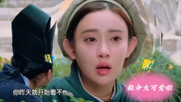 Đoạn này của chị Mạnh đúng là giống y sinh viên vừa trong sáng lại vừa ngốc nghếch: “Tôi không hiểu”