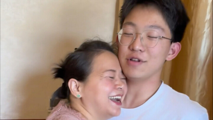 This shy straight guy mustered up the courage today to surprise his mom!