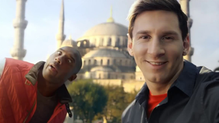 当科比遇见梅西，科比的胜负欲有多强！