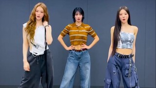 MEOVV《HANDS UP》مع MOMO🐻♥︎