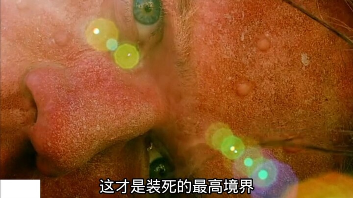 Người đàn ông thoát chết và đưa ông lão về đồn cảnh sát, nhưng anh ta không ngờ rằng ông lão lại ở v