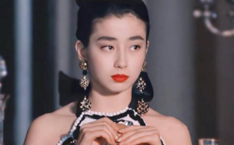【Miyazawa Rie】“Memukau hingga tak terlihat seperti orang Jepang”, ia dijuluki “Venus dari Timur” dan