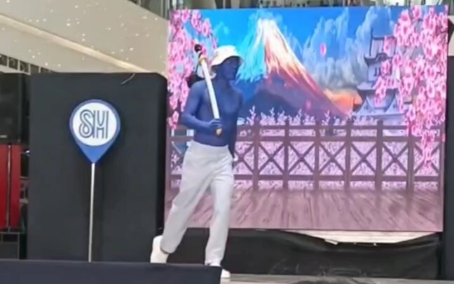 Teman-teman, ternyata kami menemukan kucing Smurf