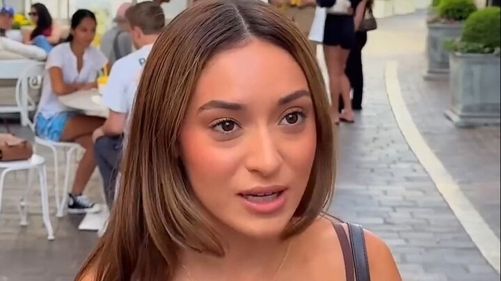 《完 美 女 友》