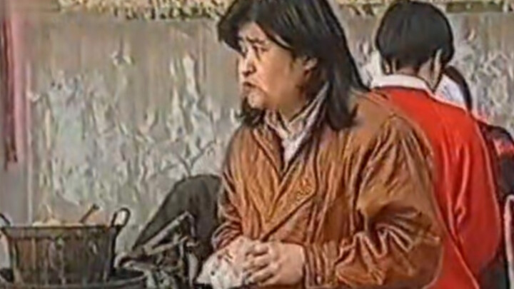 ภาพสมัยก่อนของหลิวฮวนในปี 1994 ช่วงพักจากการทำงานก็ไปกินอาหารริมทางแบบเรียบง่ายสุดๆ