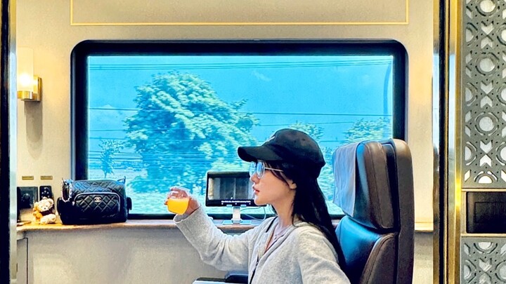 Apa pengalaman seorang gadis cantik yang membawa "kotak kereta berkecepatan tinggi" ke luar negeri u