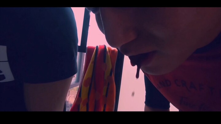 What?! Gao’s done for—he’s literally spitting blood. Could it be…? / Let’s be a tough stand-up comed