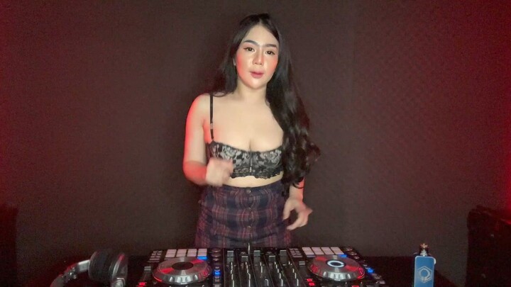 DJ