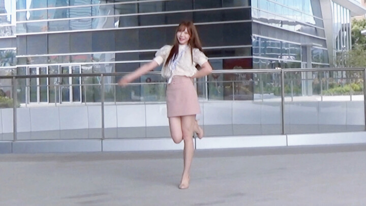 I quit my job! Dancing happily outside the company building!