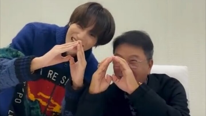 The CEO's exotic peach! Lee Soo-man & Kim Jong-in take on the "Peaches" challenge!