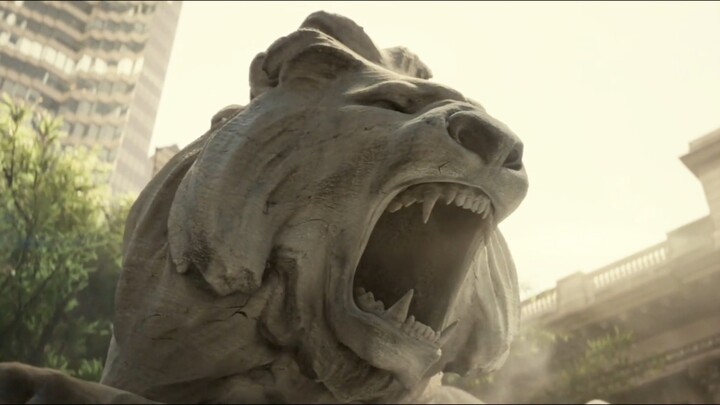 The stone lion suddenly came to life!