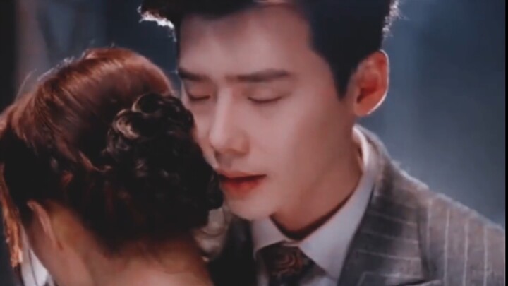 I can’t even imagine how popular this drama would be if it were aired—back then, it featured the big