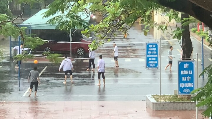 Dư 1 chú video ngày 2/7/2022 (1 ngày mưa gió )⛈⛈⛈⛈⛈⛈⛈