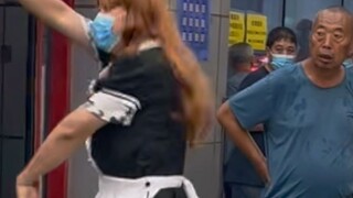 เพดานสังคมของมนุษย์จะทิ้งฉันไว้ข้างหลังได้อย่างไร?