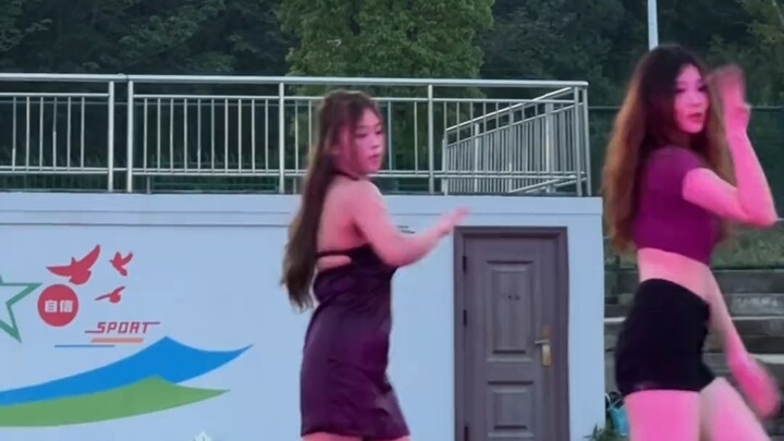 【Đại học Giang Tô】: Hãy trân trọng hiện tại đi, em trai, sau khi tốt nghiệp rồi sẽ chẳng còn nhìn th