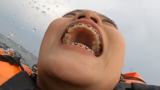 วิ่งไล่จับกลางทะเล