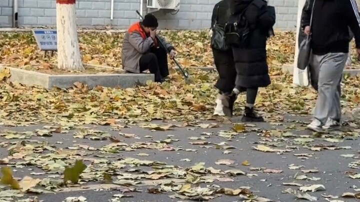 แค่โดนแดดส่องและลมพัดก็แห้งแล้ว อย่ามัวแต่จมปลักอยู่กับเรื่องเล็กๆ น้อยๆ จนเสียเวลาเปล่าๆ เลย