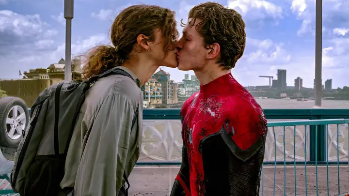 Peter Parker and MJ Kiss Scene - "I Really Like You" - Spider-Man: Far From Home (2019) Movie Clip