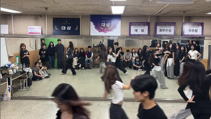 "Where Is My Husband!" RAYE Cover Dance by Korea's Kyungpook National University