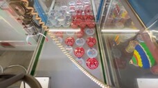 [Prepare for a ban!?] Enjoy crane games and nostalgic retro vending machine gourmet food at Orang...