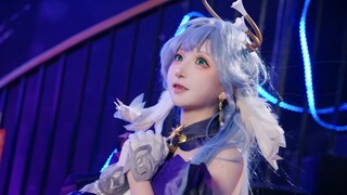 复 古 女 明 星 知更鸟