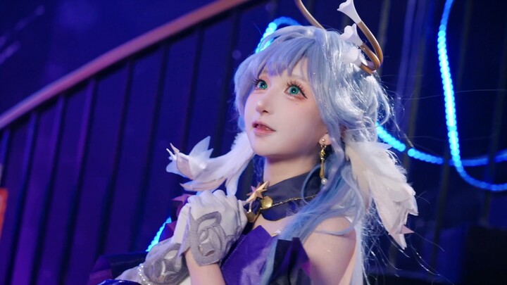 复 古 女 明 星 知更鸟