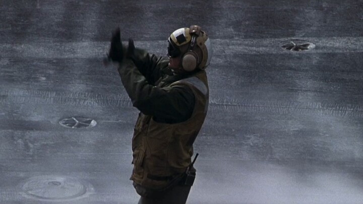BEHIND ENEMY LINES (2001)