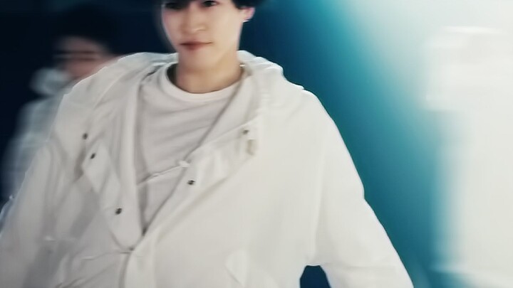 Beautiful white clothes Zando has! ! "Rock Tonight" MV Zando single vertical screen focus