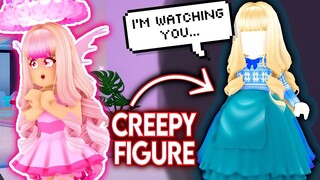 CREEPY FIGURES ARE FOLLOWING PEOPLE IN PRIVATE SERVERS IN ROYALE HIGH...? ROBLOX Royale High Tea