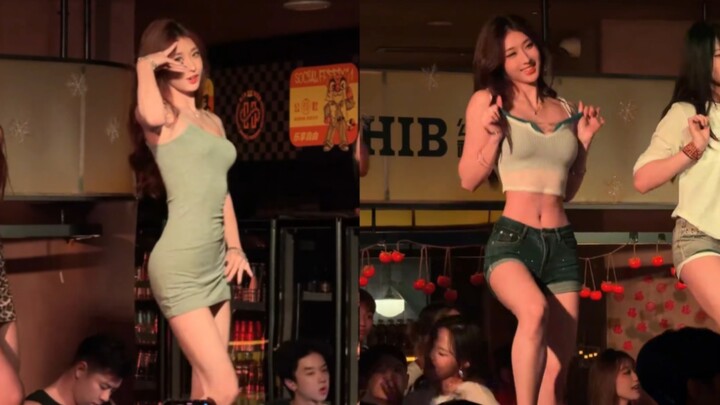 Vẫn là nữ sinh đại học chất lượng cao, thân hình này nóng bỏng quá!