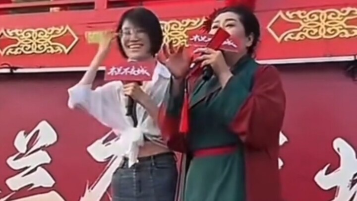 الوالدة الروحية قادمة