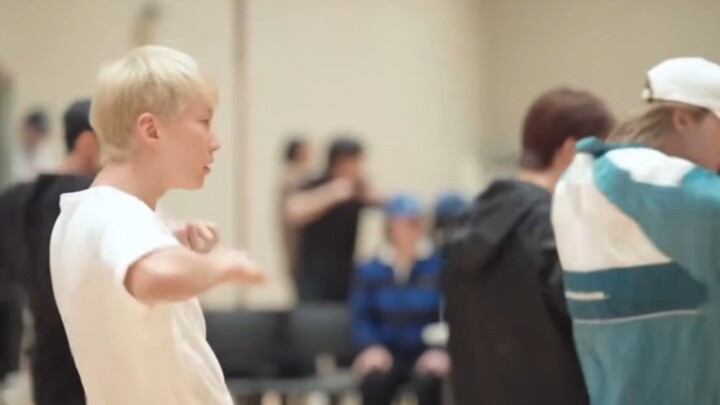 ทีมภรรยาของเซเว่นทีนระดับแค่นี้เหรอ?